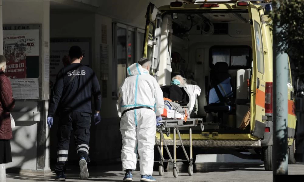 Κορονοϊός: 46 θάνατοι, 3.215 κρούσματα και 484 διασωληνωμένοι
